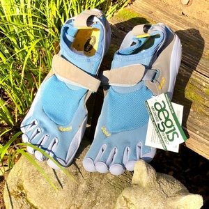 Vibram(R) sole shoes with microbe shield